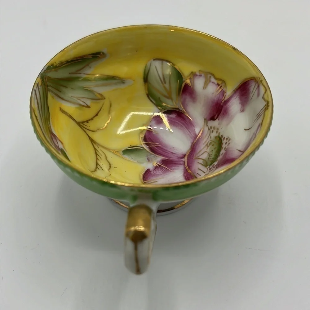 VINTAGE DAINTY LITTLE YELLOW AND PINK FLORAL TEACUP AND SAUCER